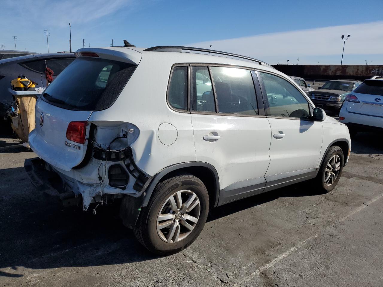 2015 VOLKSWAGEN TIGUAN S - Фото 3