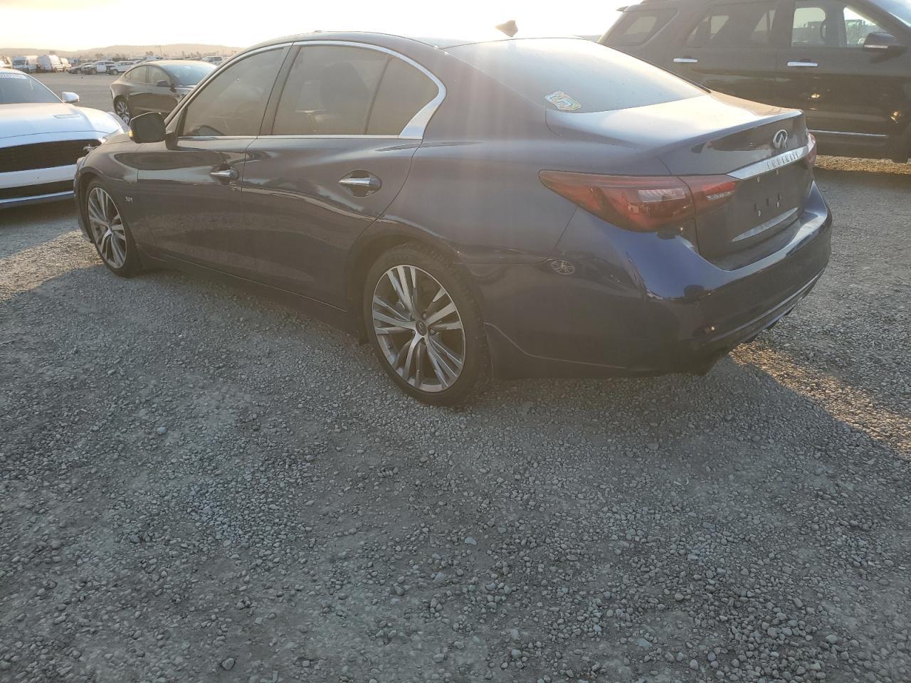 2018 INFINITI Q50 LUXE - Фото 2