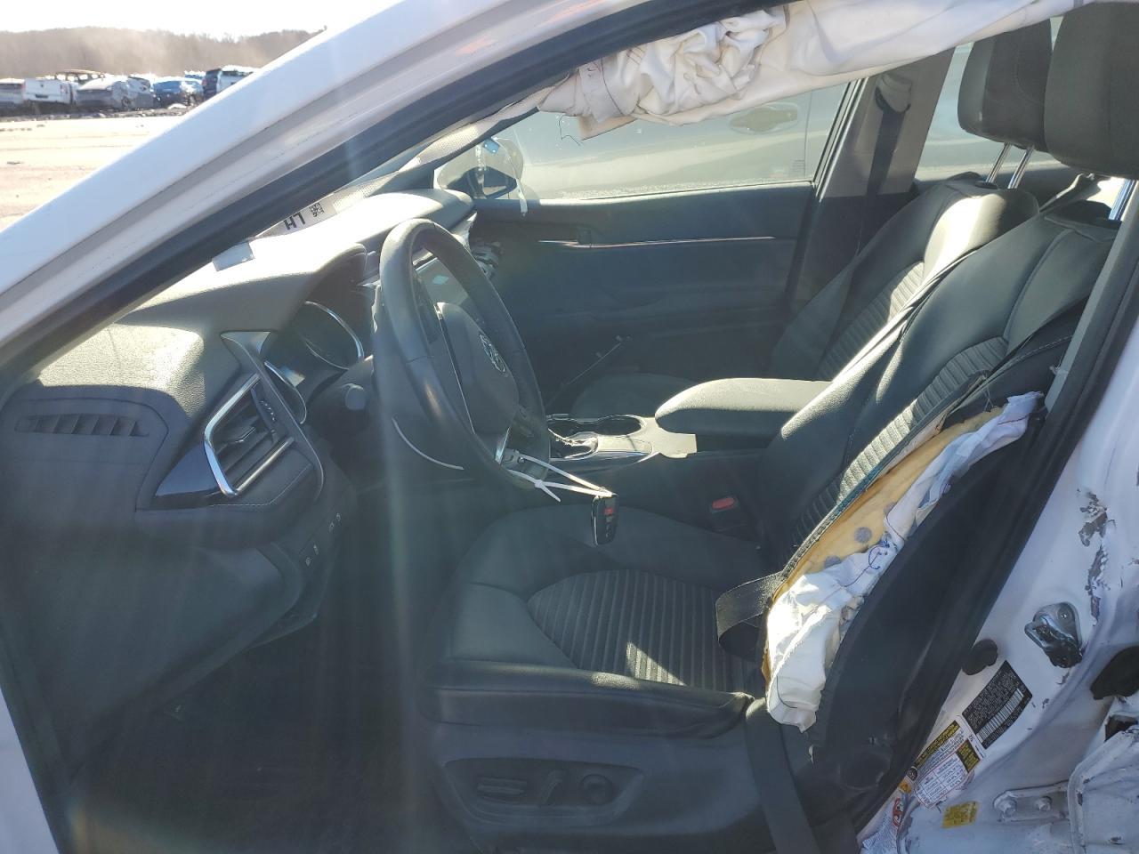 2018 TOYOTA CAMRY L - Фото 7