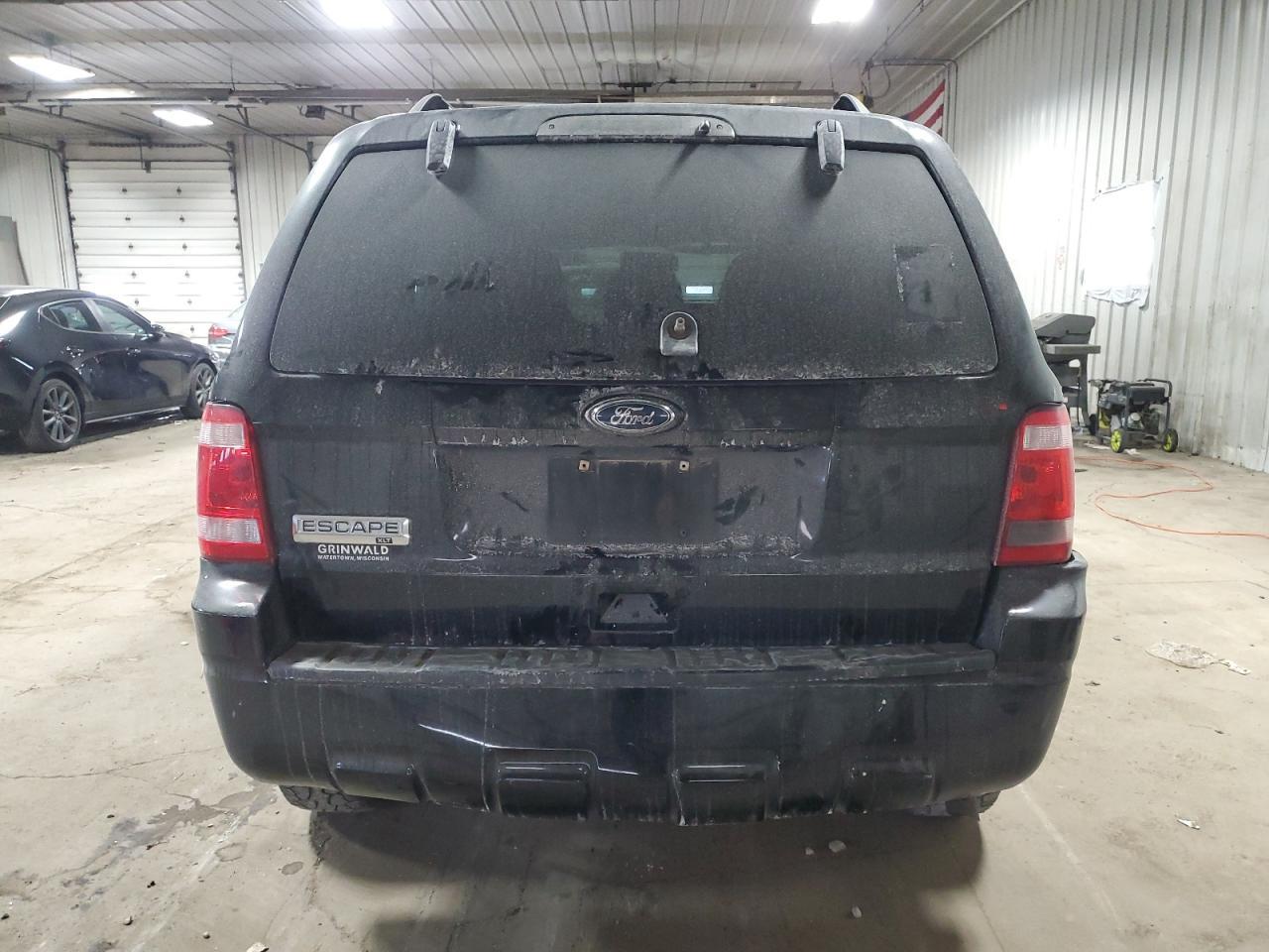 2010 FORD ESCAPE XLT - Image 6