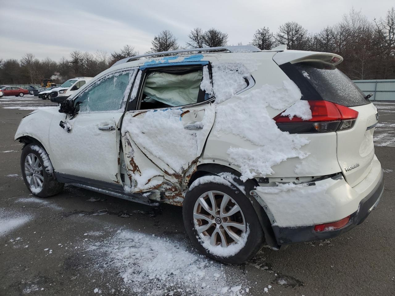 2018 NISSAN ROGUE S - Фото 2