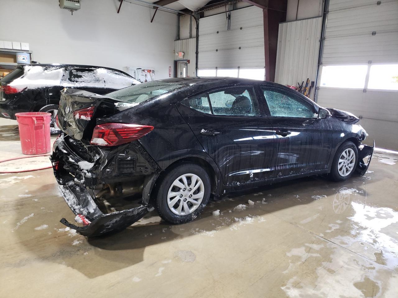 2019 HYUNDAI ELANTRA SE - Фото 3