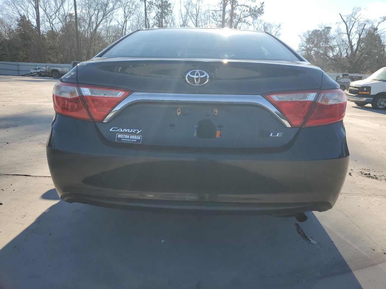 2017 TOYOTA CAMRY LE - Image 6