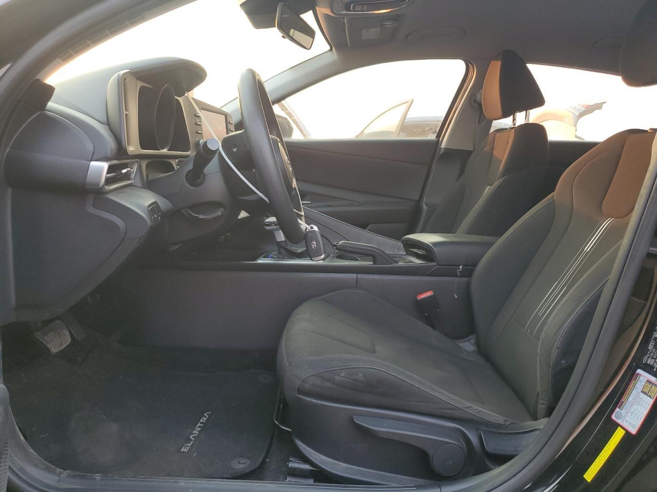 2022 HYUNDAI ELANTRA SE - Image 7