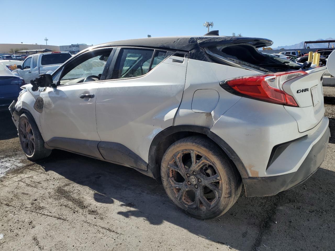 2021 TOYOTA C-HR XLE - Фото 2