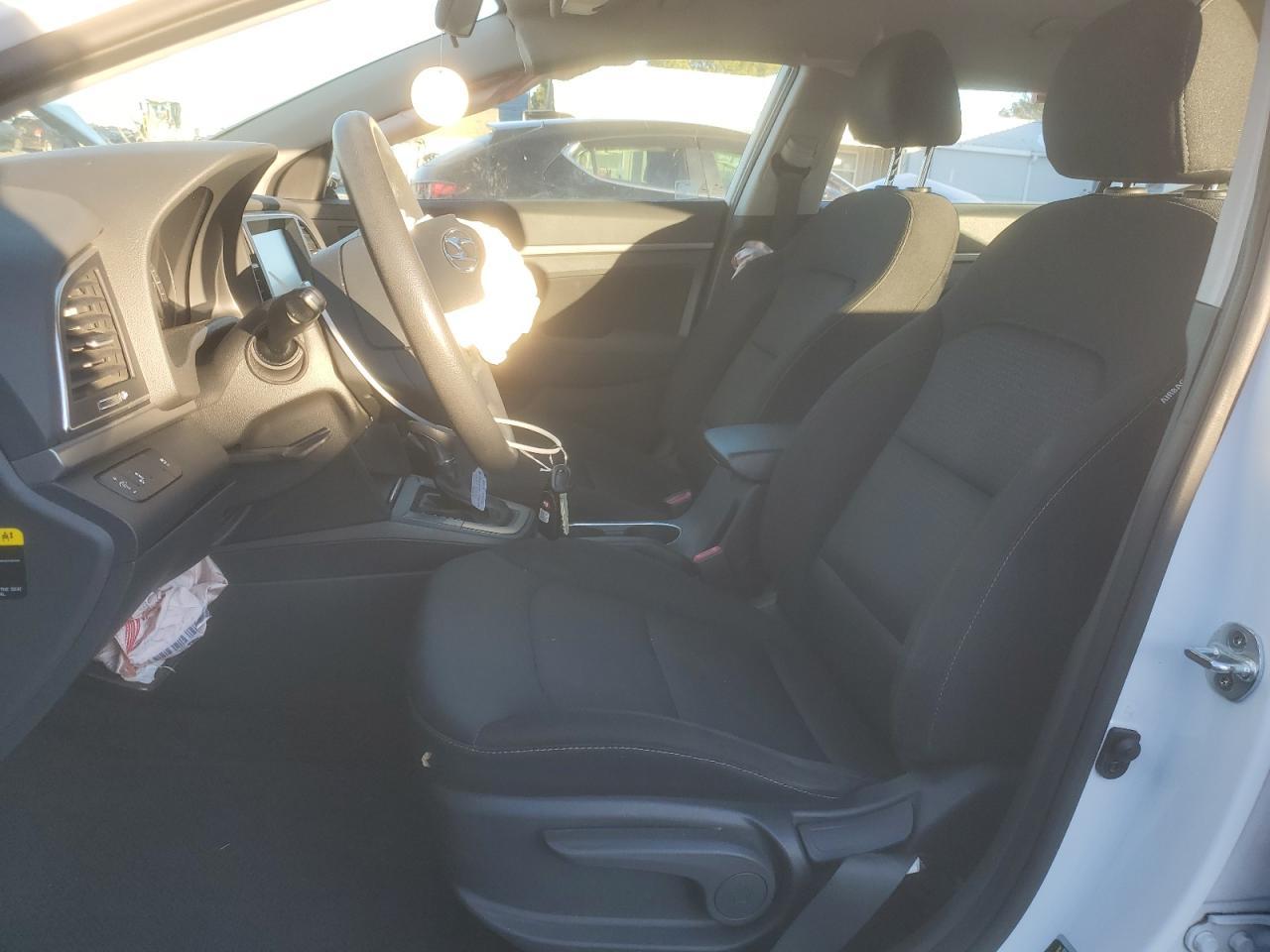 2018 HYUNDAI ELANTRA SE - Image 7