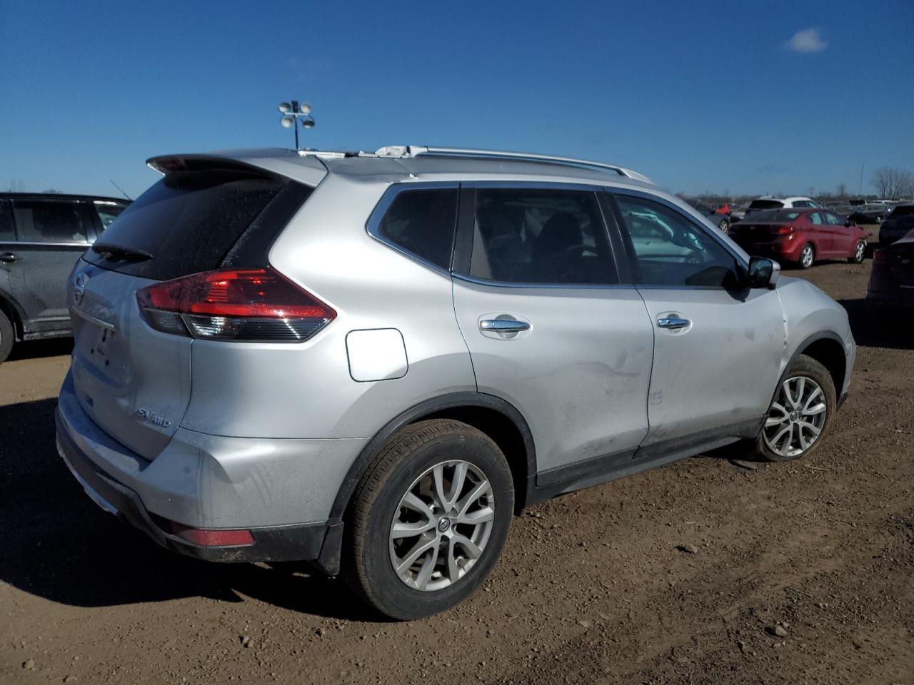 2018 NISSAN ROGUE S - Фото 3
