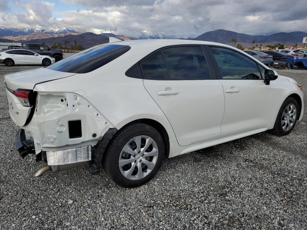 2021 TOYOTA COROLLA LE - Фото 3