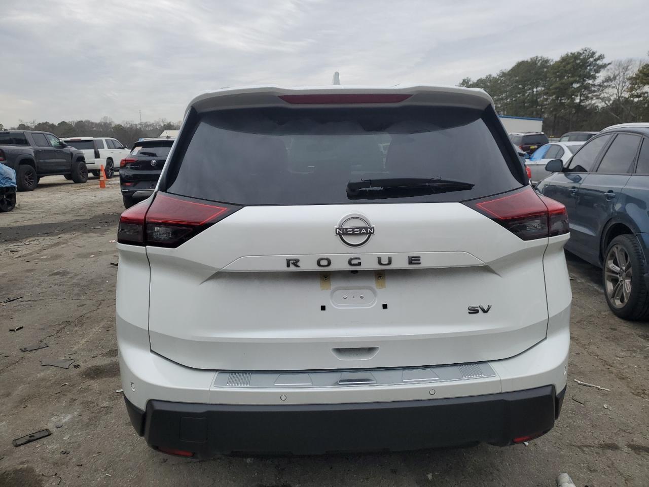 2024 NISSAN ROGUE SV - Image 6