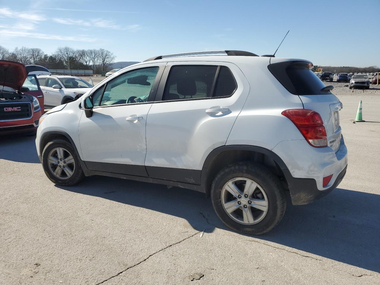 2021 CHEVROLET TRAX 1LT - Image 2