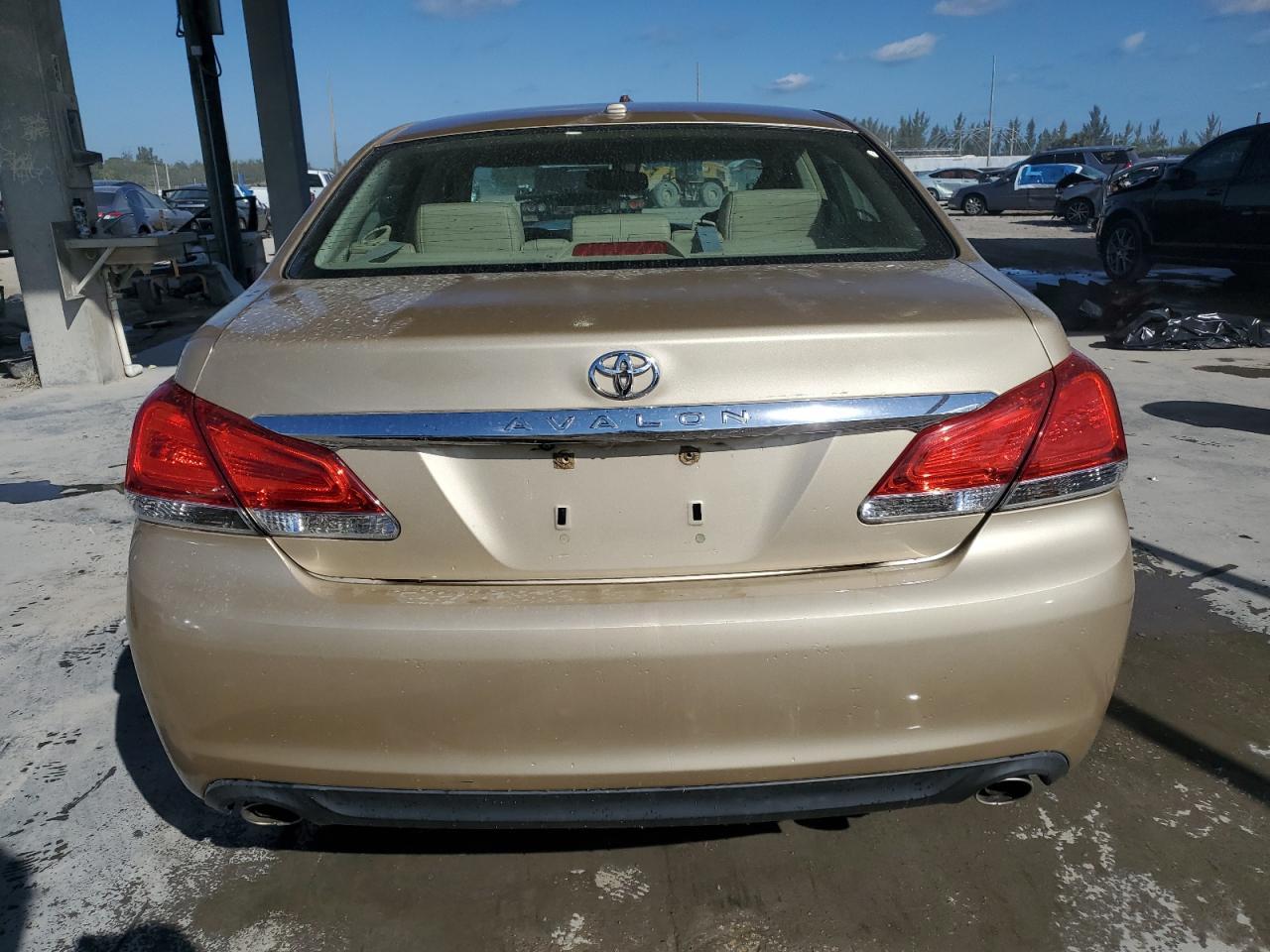 2011 TOYOTA AVALON BAS - Image 6