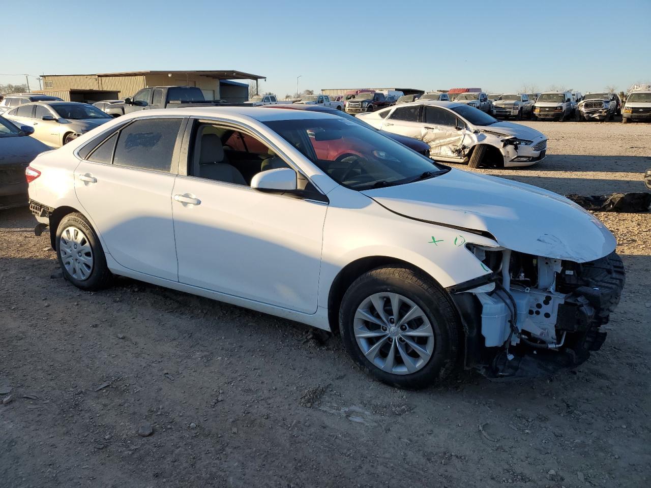 2017 TOYOTA CAMRY LE - Фото 4