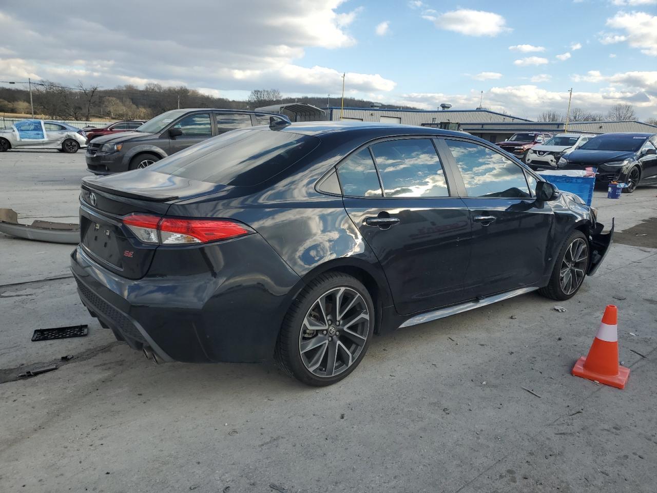 2022 TOYOTA COROLLA SE - Фото 3