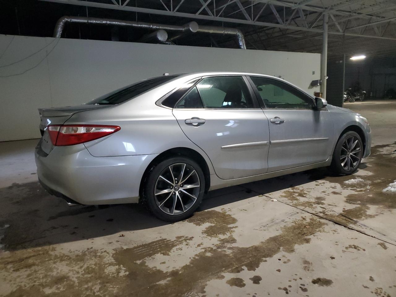 2017 TOYOTA CAMRY LE - Фото 3