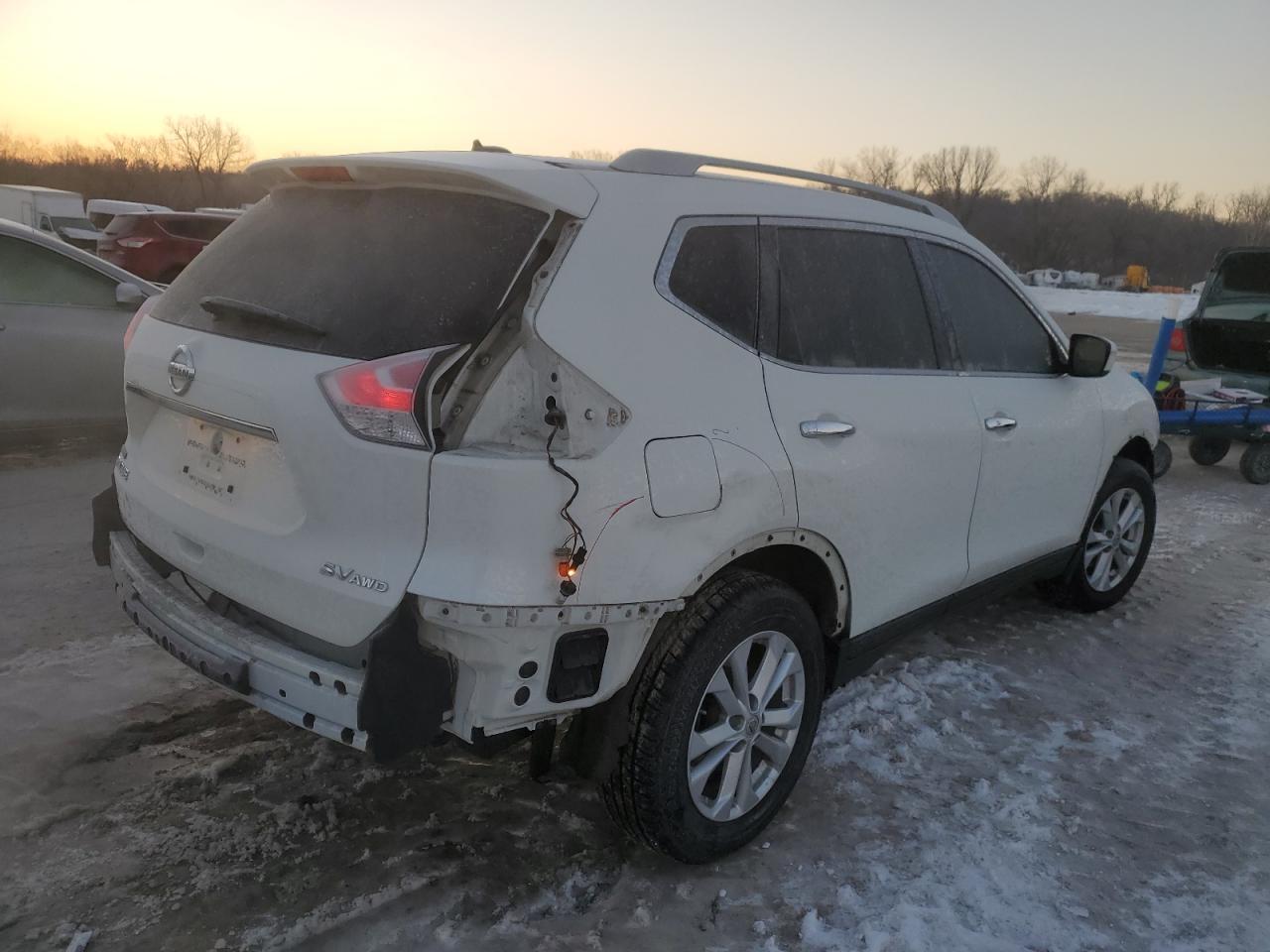 2015 NISSAN ROGUE S - Фото 3