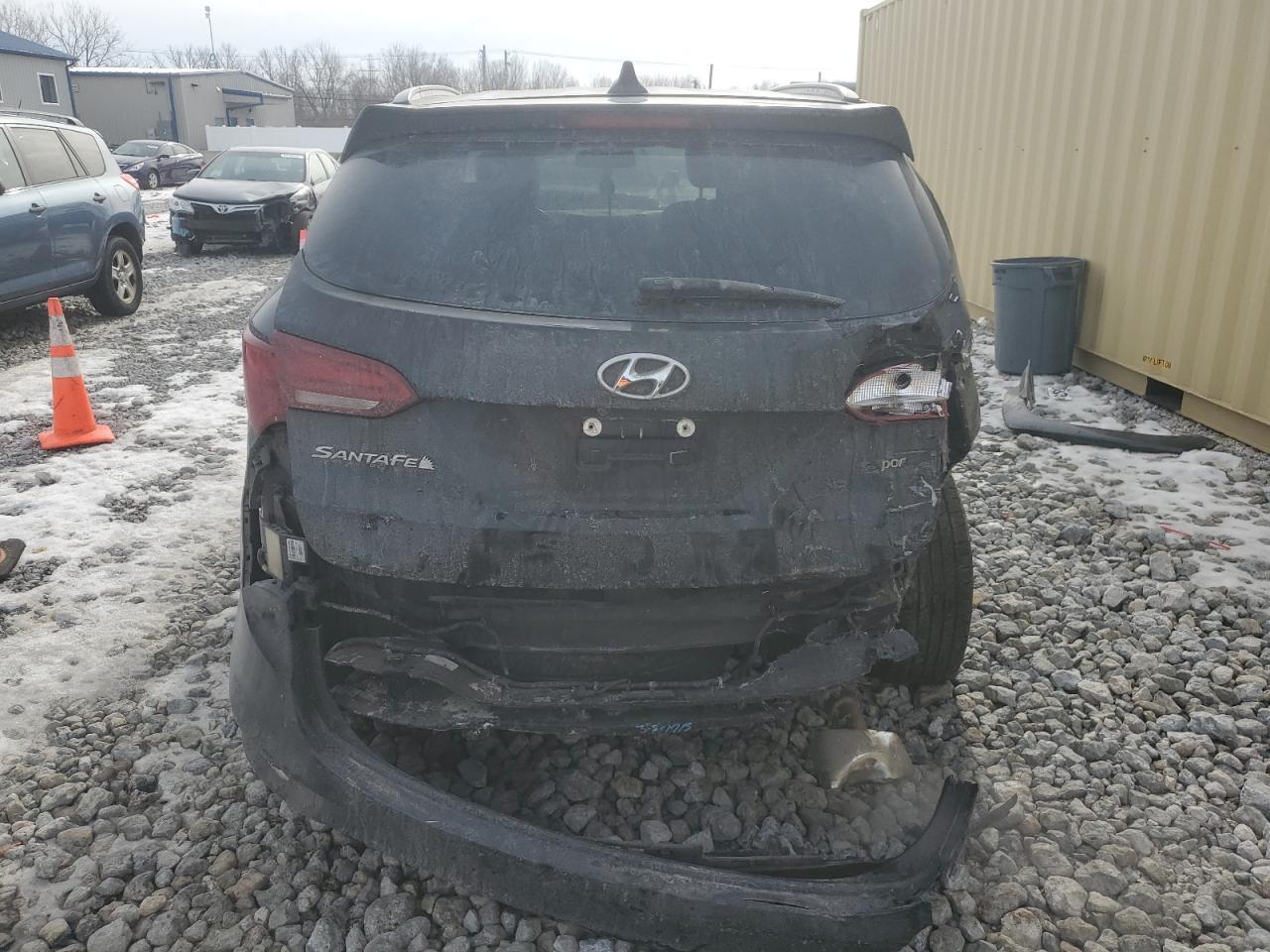 2017 HYUNDAI SANTA FE S - Image 6