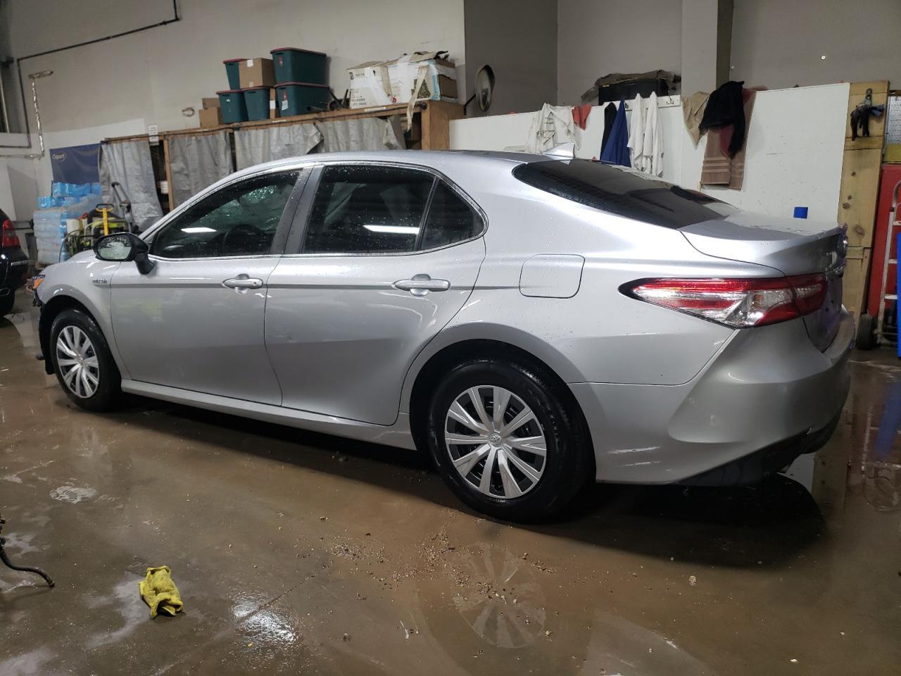 2020 TOYOTA CAMRY LE - Фото 2