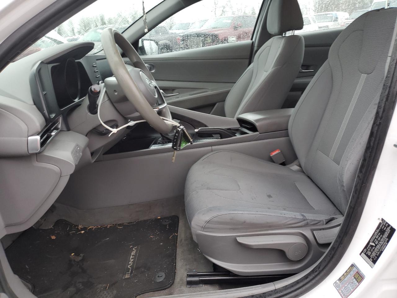 2022 HYUNDAI ELANTRA SE - Фото 7