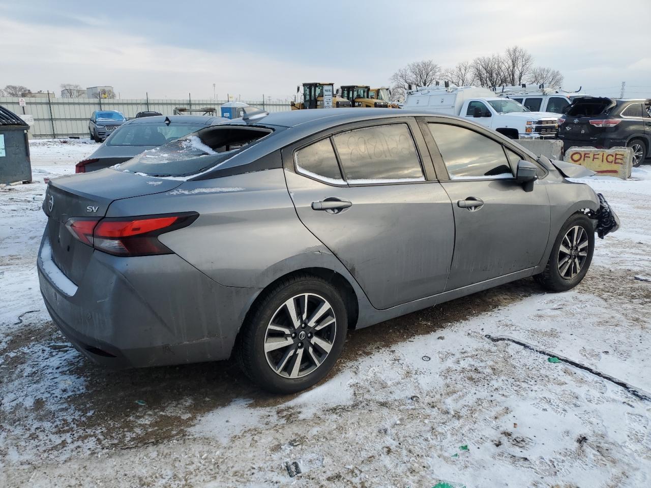 2021 NISSAN VERSA SV - Фото 3
