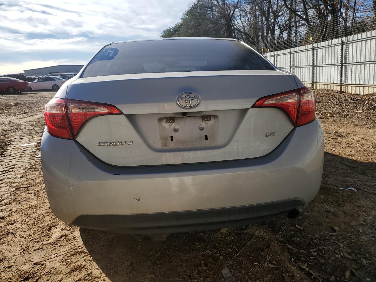 2018 TOYOTA COROLLA L - Image 6