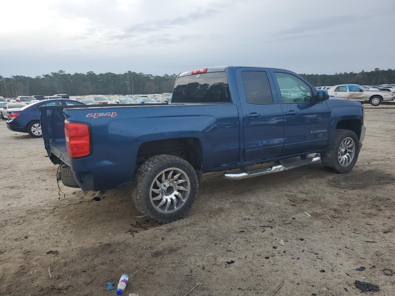 2017 CHEVROLET SILVERADO - Image 3