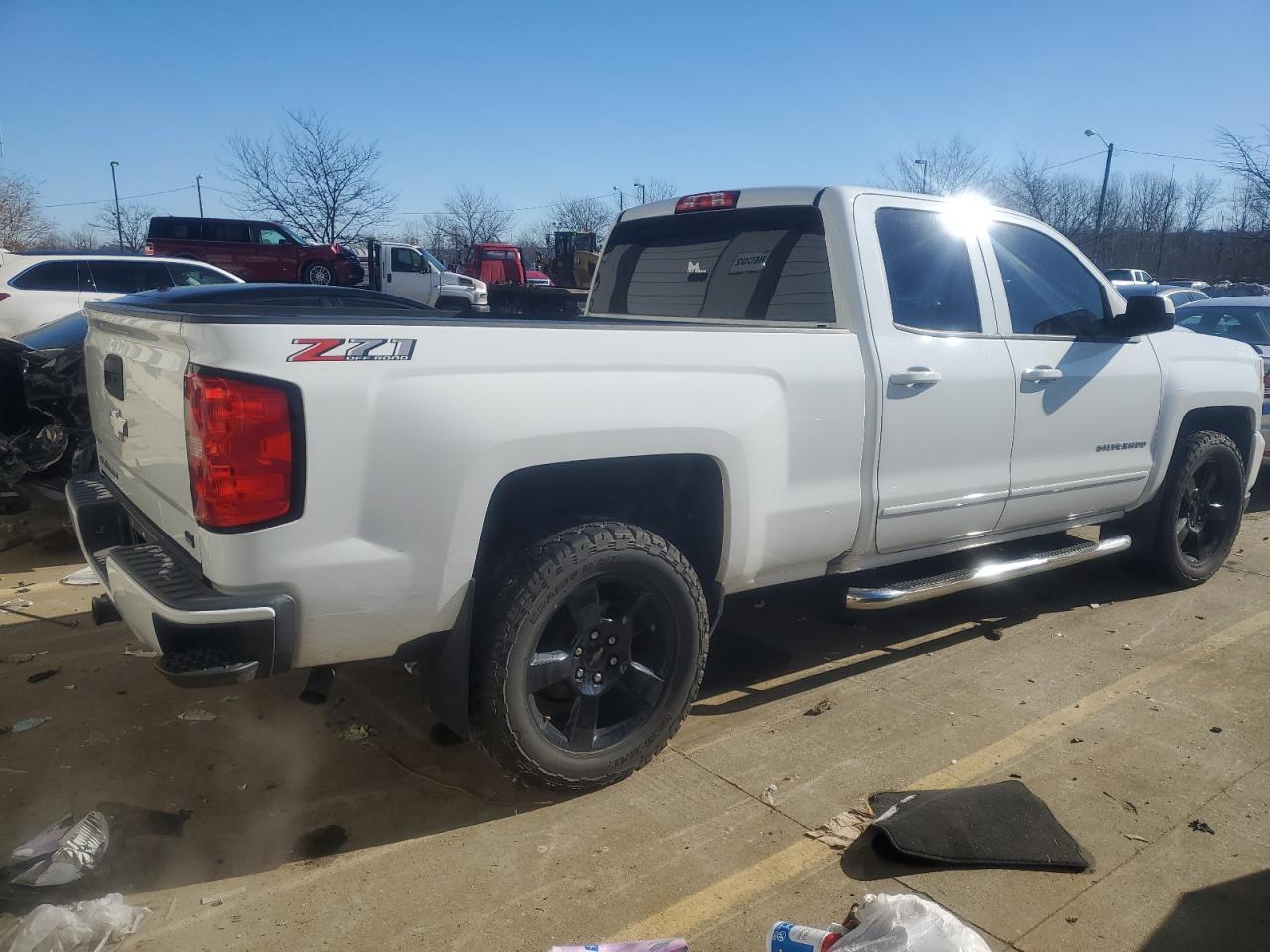 2018 CHEVROLET SILVERADO - Фото 3