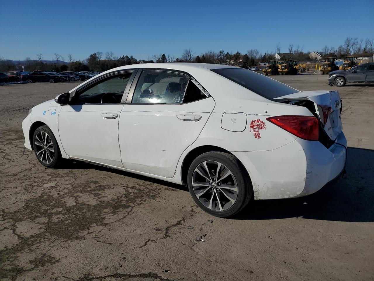 2019 TOYOTA COROLLA L - Фото 2