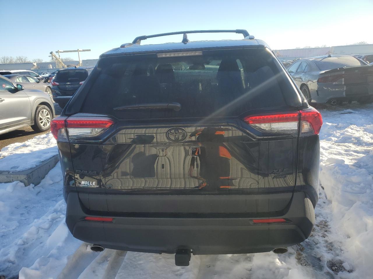 2024 TOYOTA RAV4 XLE P - Фото 6
