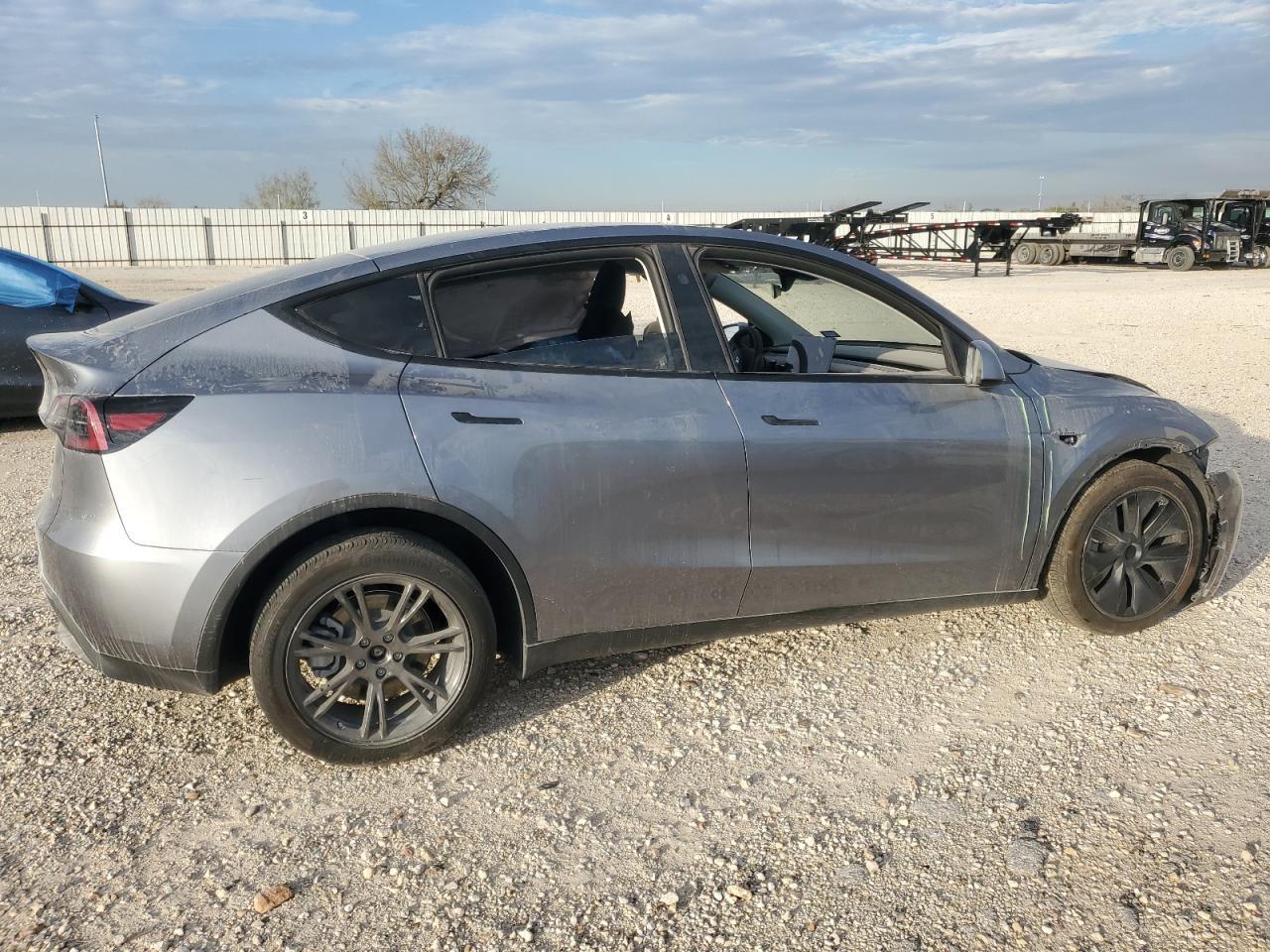 2024 TESLA MODEL Y - Image 3