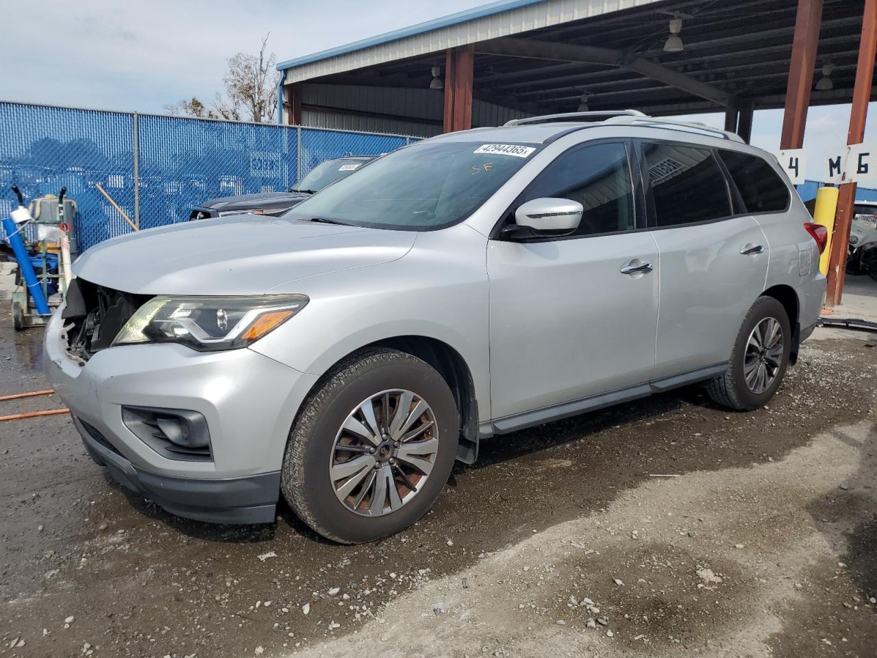 2017 NISSAN PATHFINDER