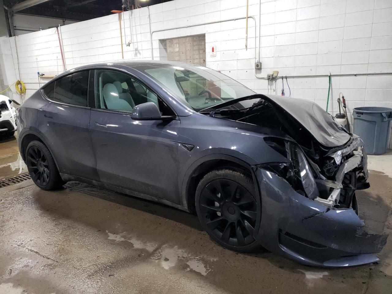2023 TESLA MODEL Y - Фото 4