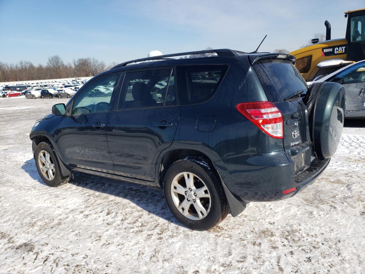 2011 TOYOTA RAV4 - Фото 2