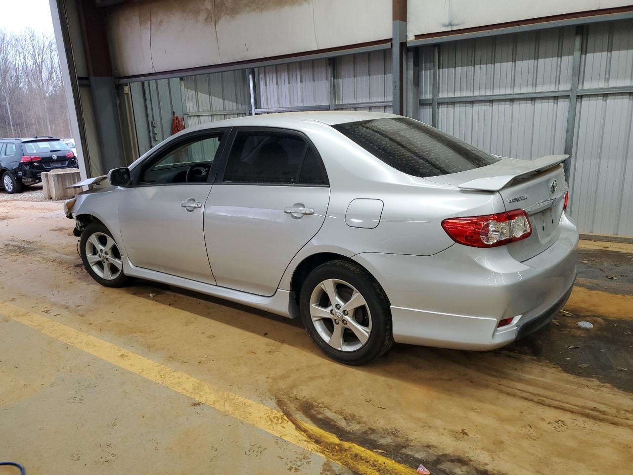 2013 TOYOTA COROLLA BA - Фото 2