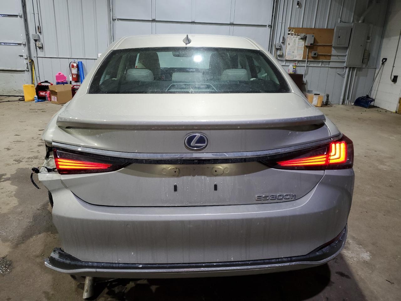 2022 LEXUS ES 300H BA - Image 6