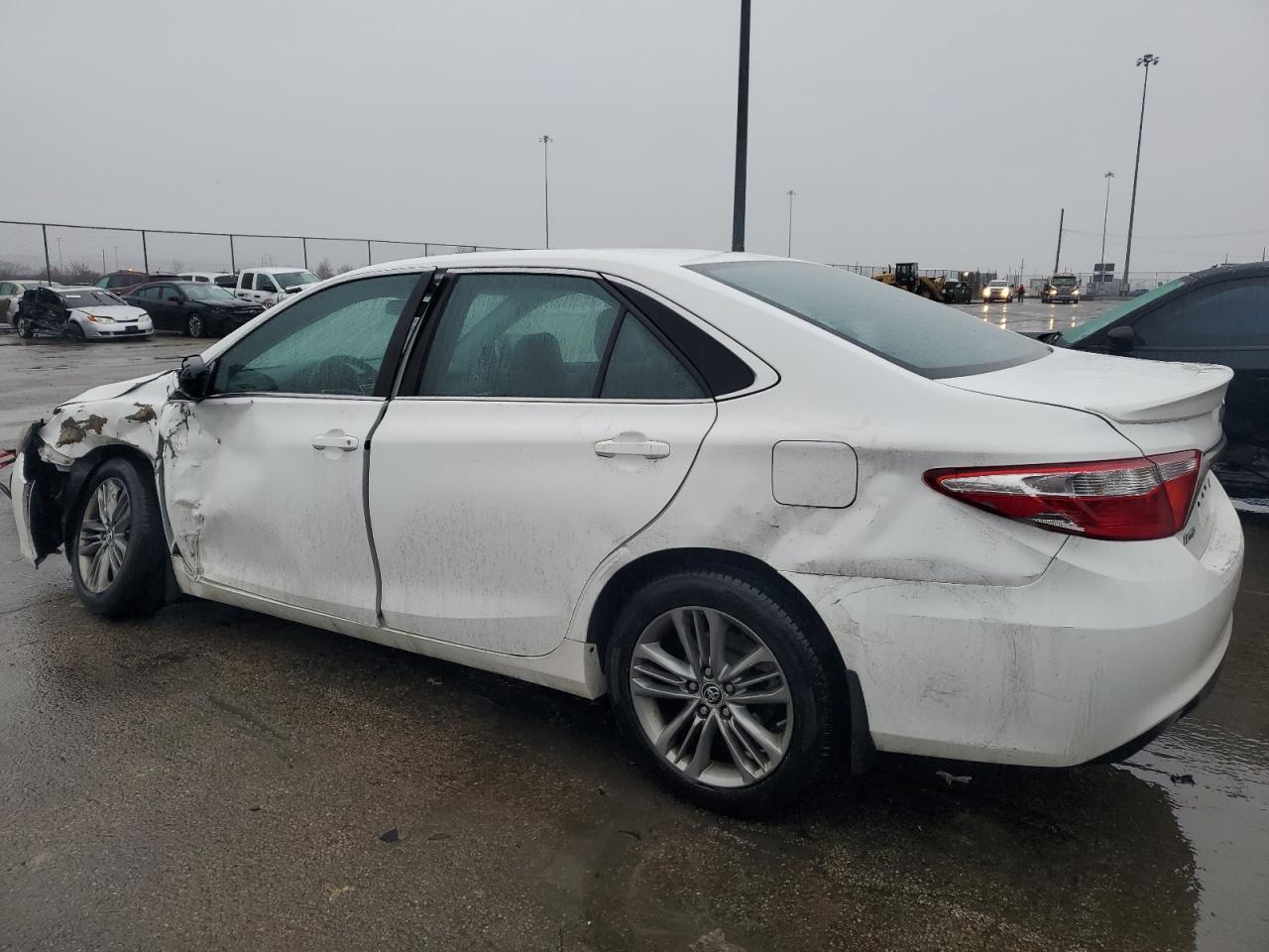 2016 TOYOTA CAMRY LE - Фото 2