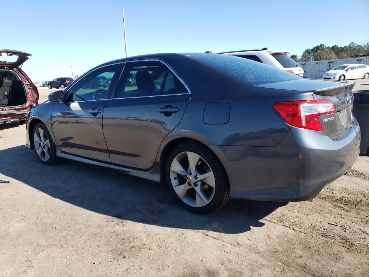 2012 TOYOTA CAMRY SE - Фото 2