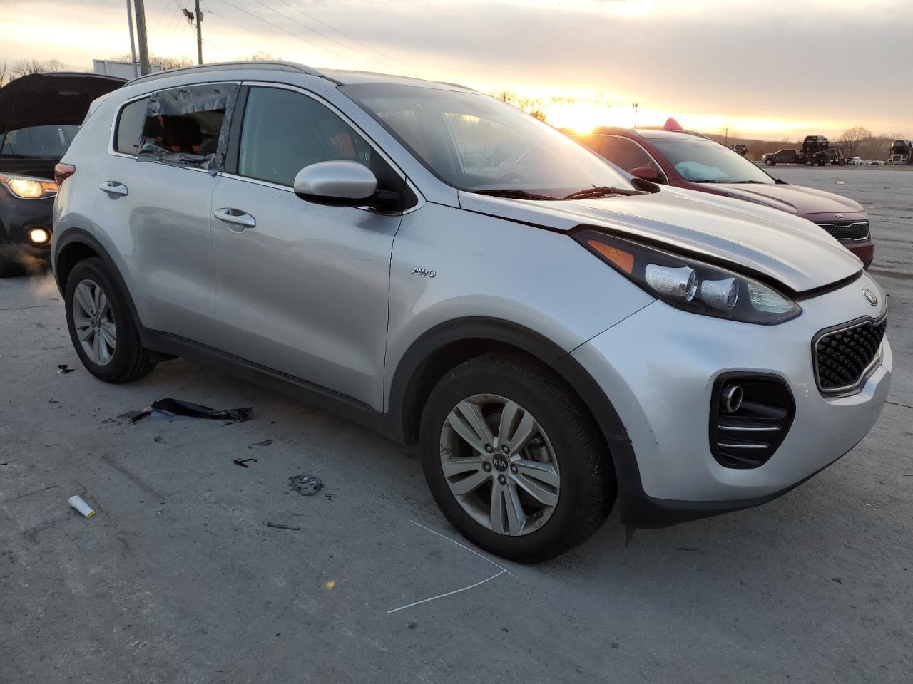 2017 KIA SPORTAGE L - Image 4