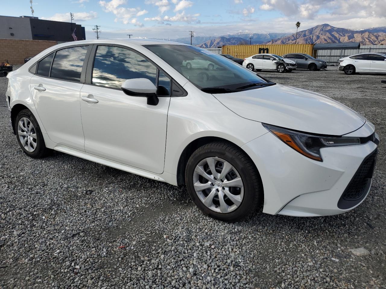 2021 TOYOTA COROLLA LE - Фото 4