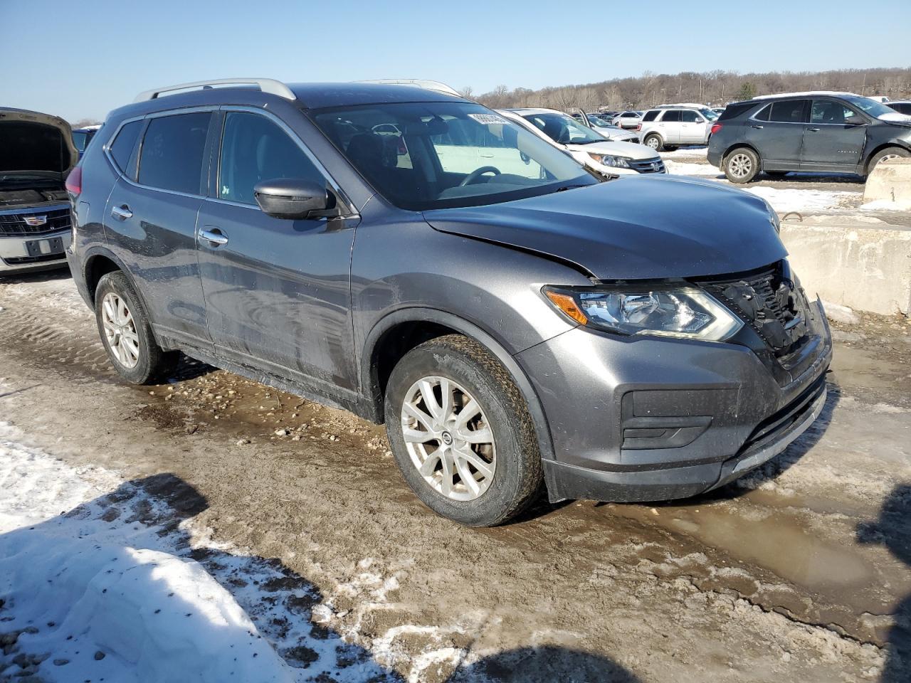 2017 NISSAN ROGUE SV - Image 4