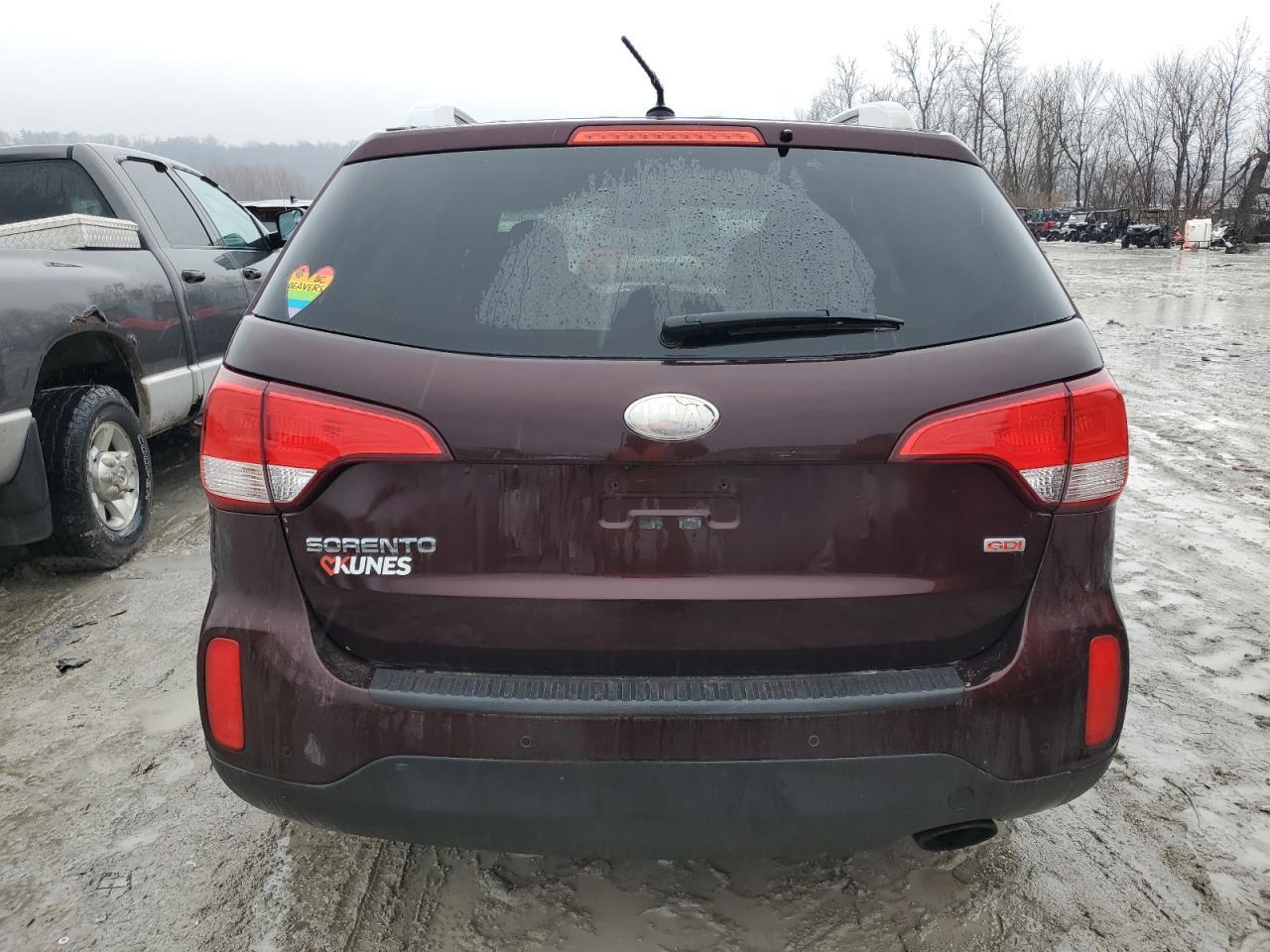 2015 KIA SORENTO LX - Image 6