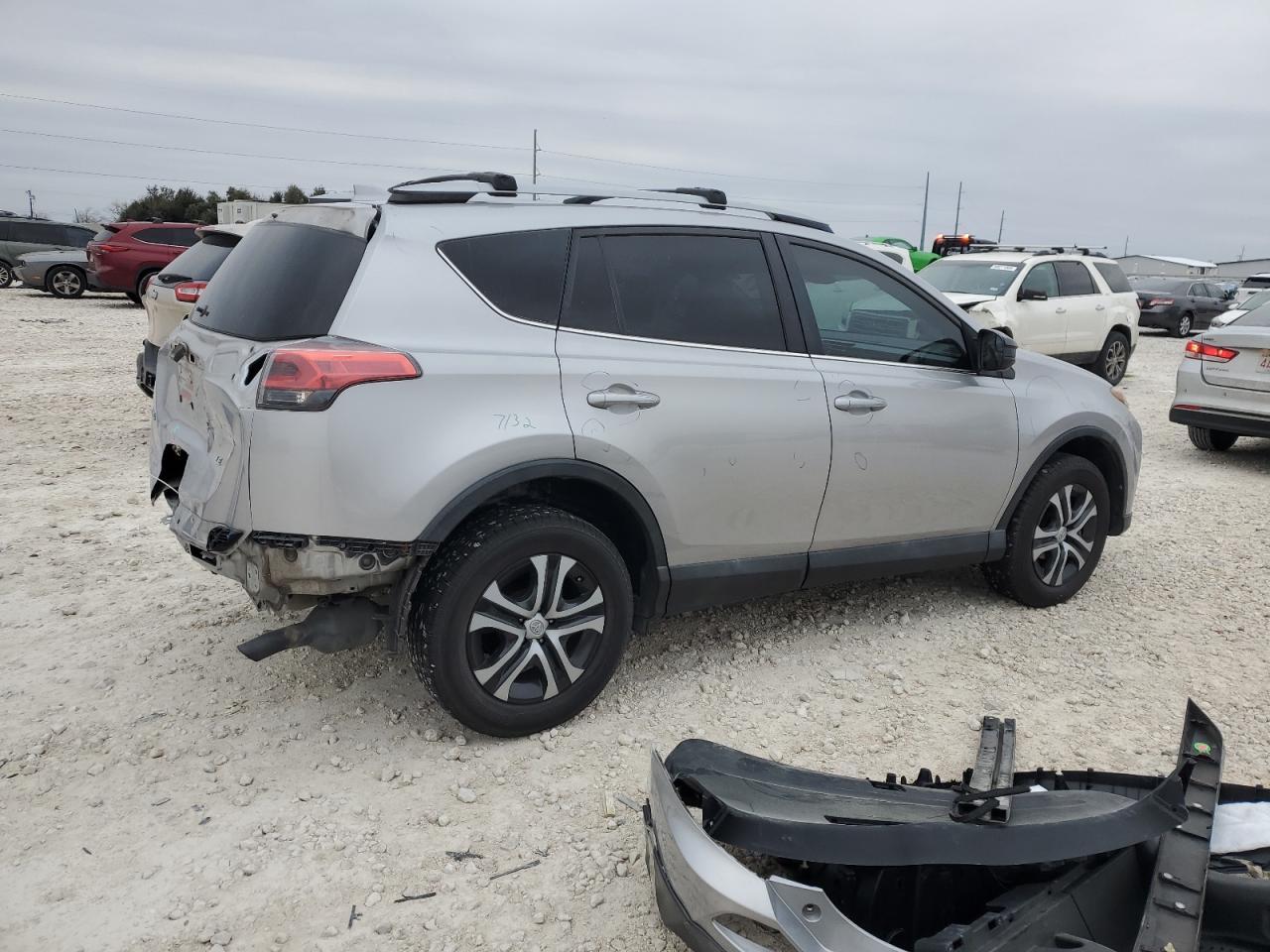 2017 TOYOTA RAV4 LE - Фото 3
