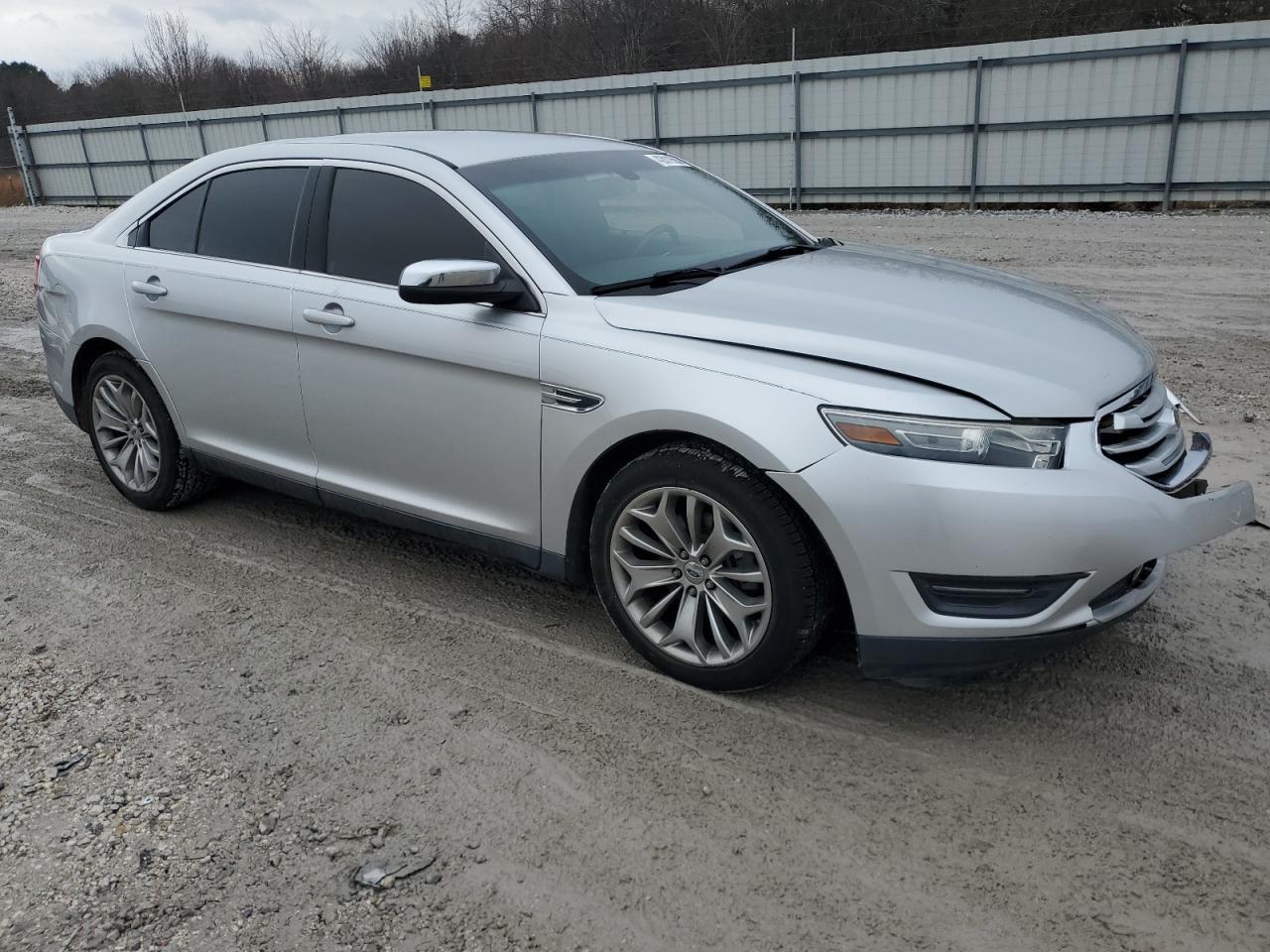 2013 FORD TAURUS LIM - Image 4
