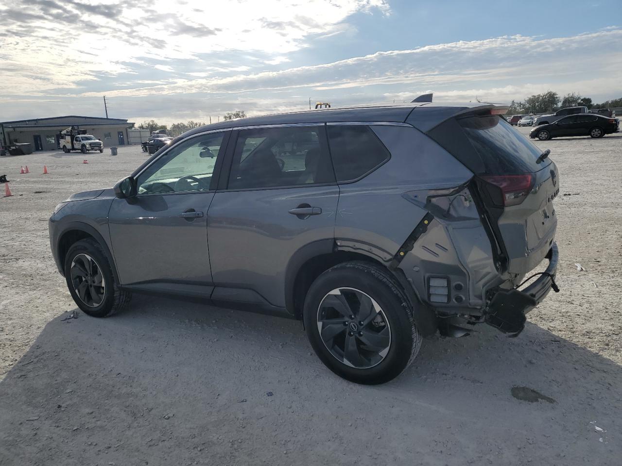 2024 NISSAN ROGUE SV - Image 2