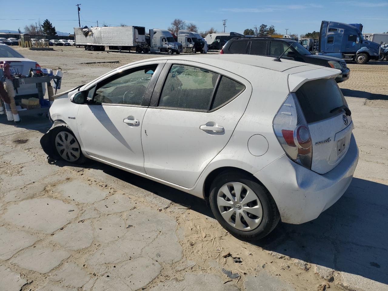 2013 TOYOTA PRIUS C - Image 2