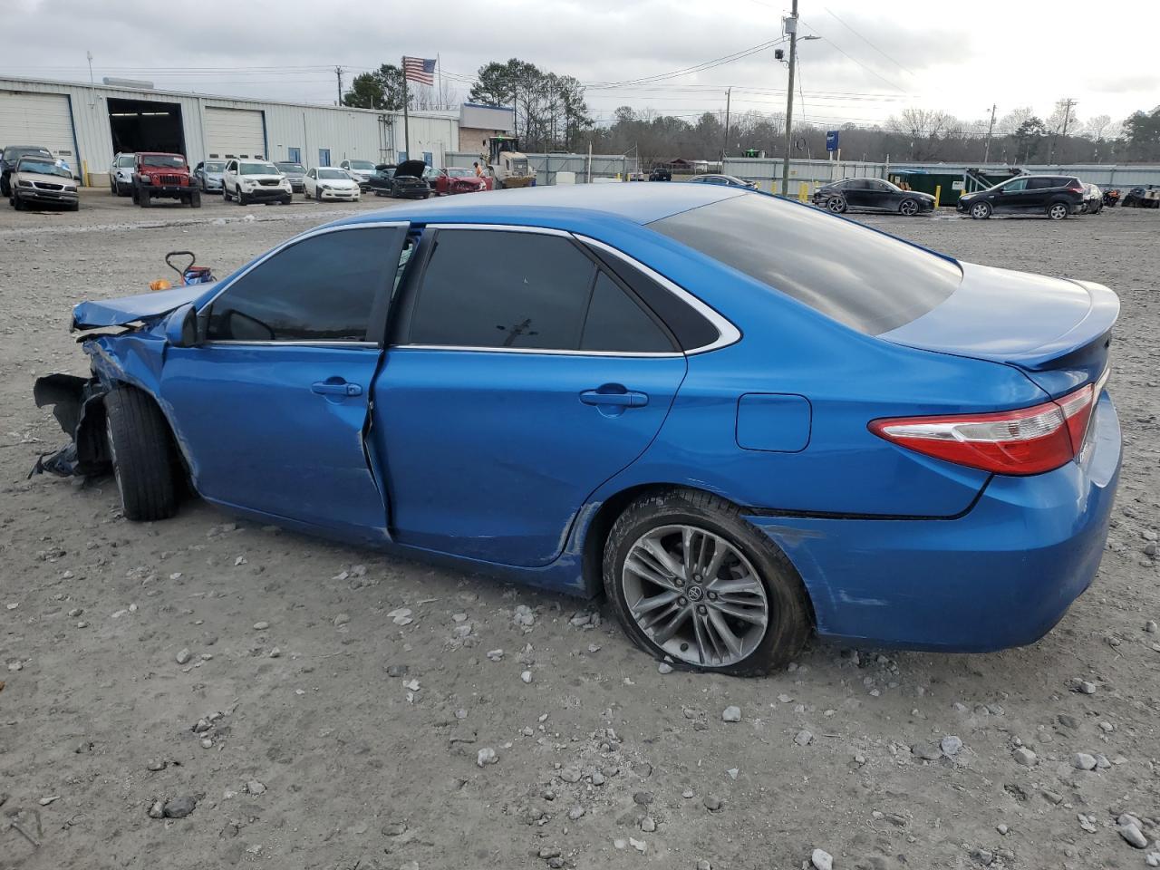 2017 TOYOTA CAMRY LE - Фото 2