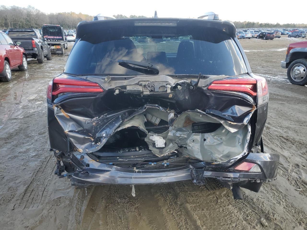 2017 TOYOTA RAV4 LE - Image 6