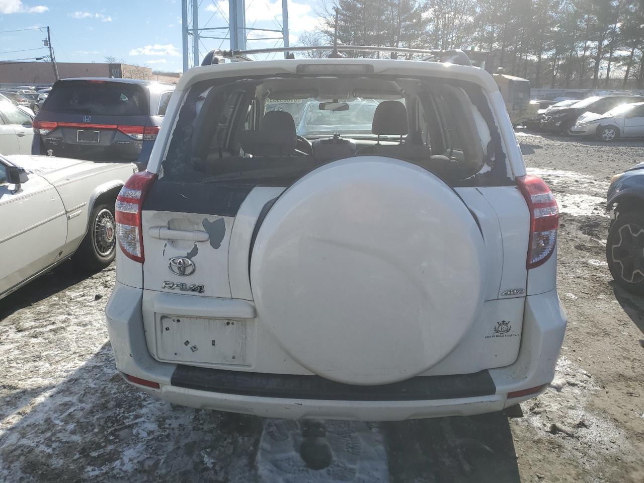 2011 TOYOTA RAV4 - Image 6
