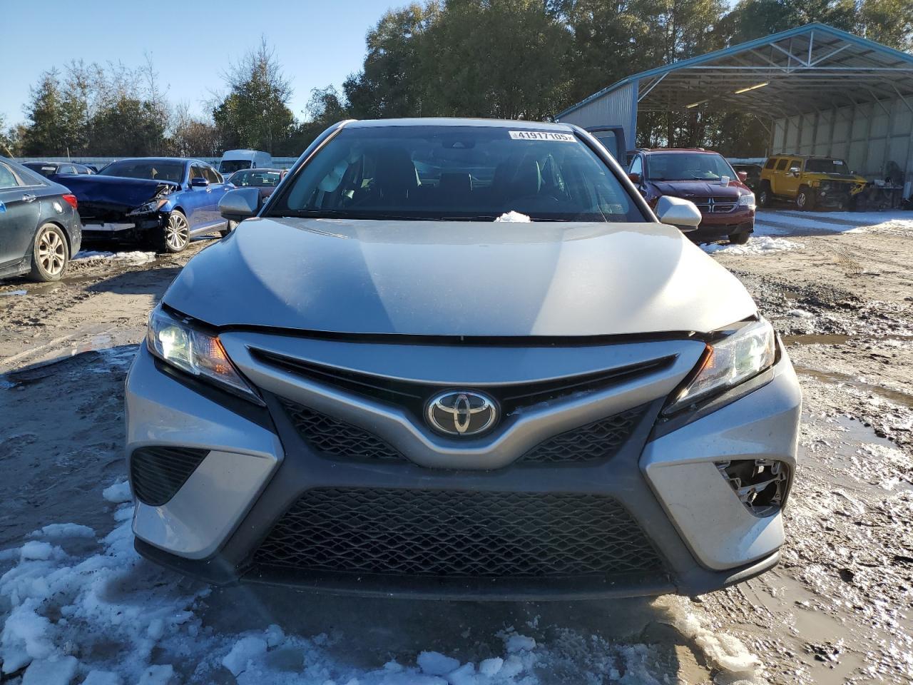 2020 TOYOTA CAMRY SE - Фото 5