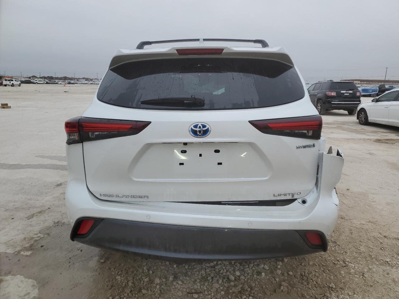 2024 TOYOTA HIGHLANDER - Image 6