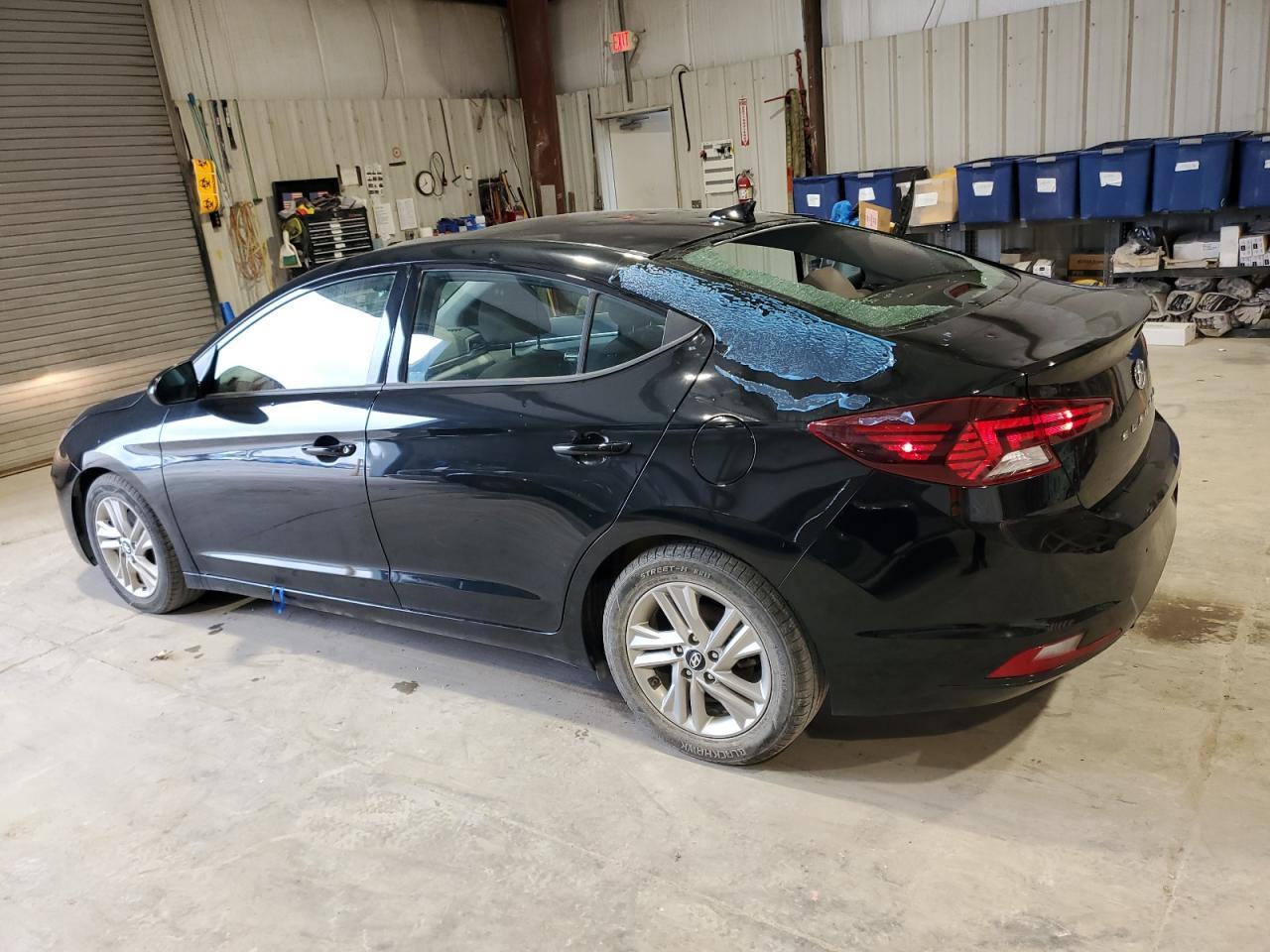 2019 HYUNDAI ELANTRA SE - Фото 2